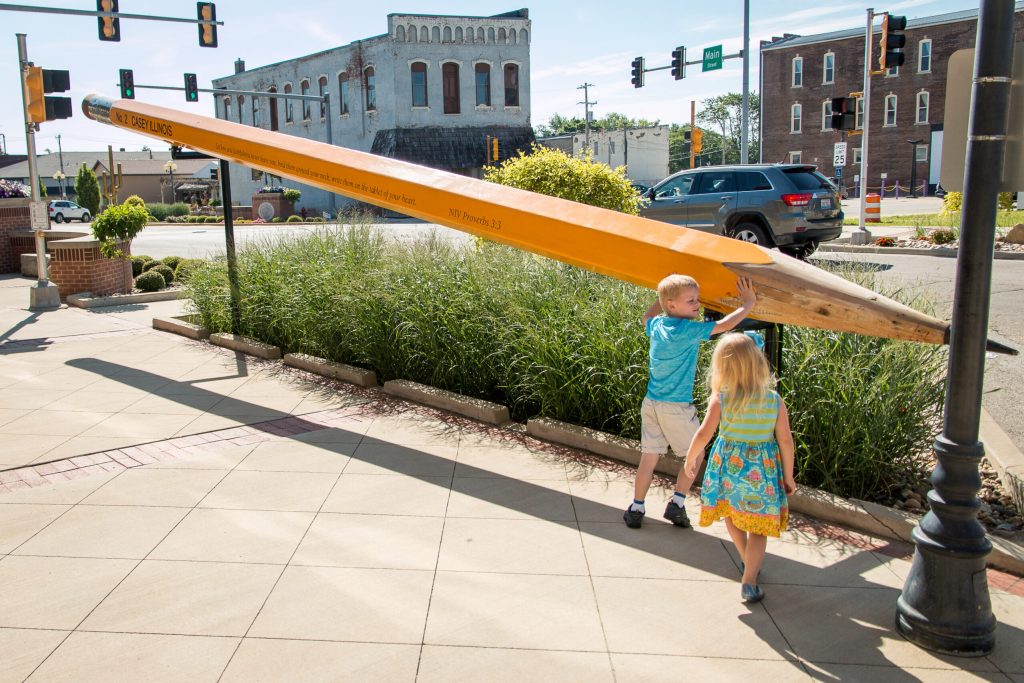 Getting Outdoors with the Midwest Nomad Family – Big Things in a Small Town